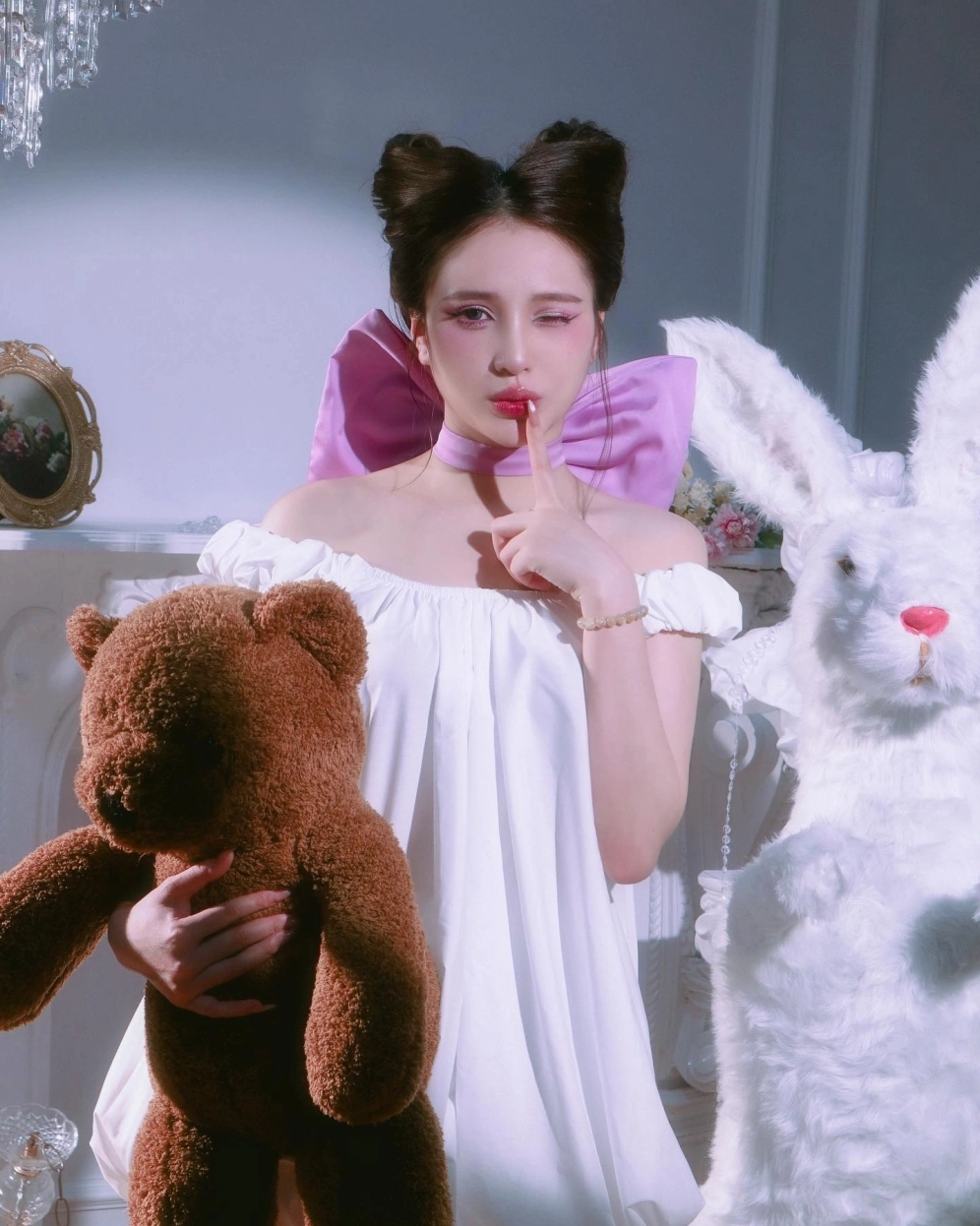 Ảnh gái cute chụp cận mặt khoe làn da mịn màng
