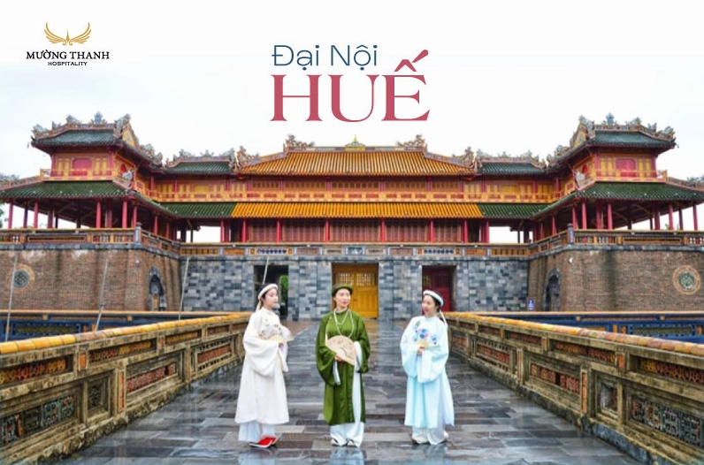 Toàn cảnh Đại Nội Huế nhìn từ trên cao, với hệ thống tường thành, cung điện và hồ sen xanh mát